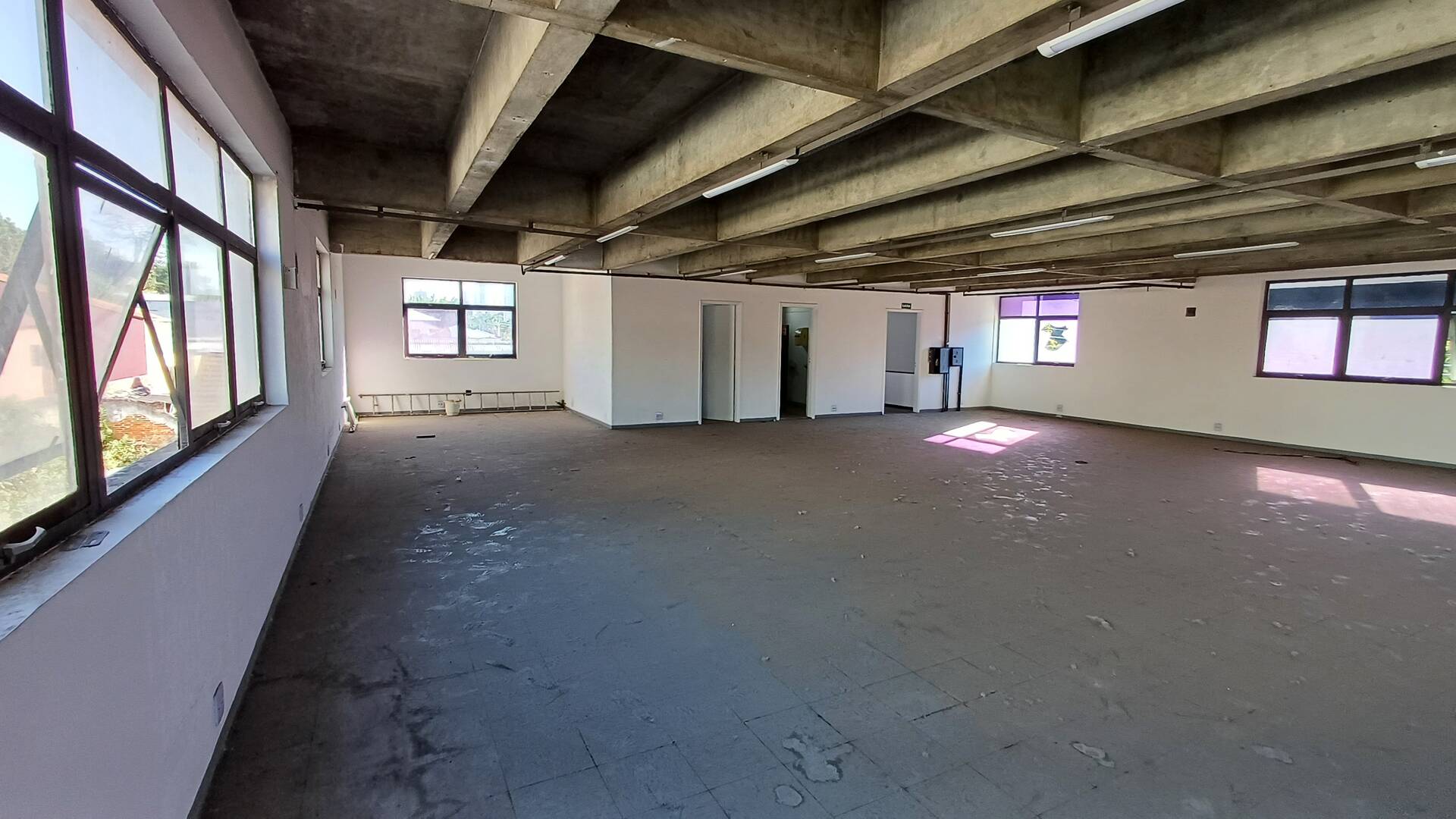 Prédio Inteiro para alugar, 695m² - Foto 2