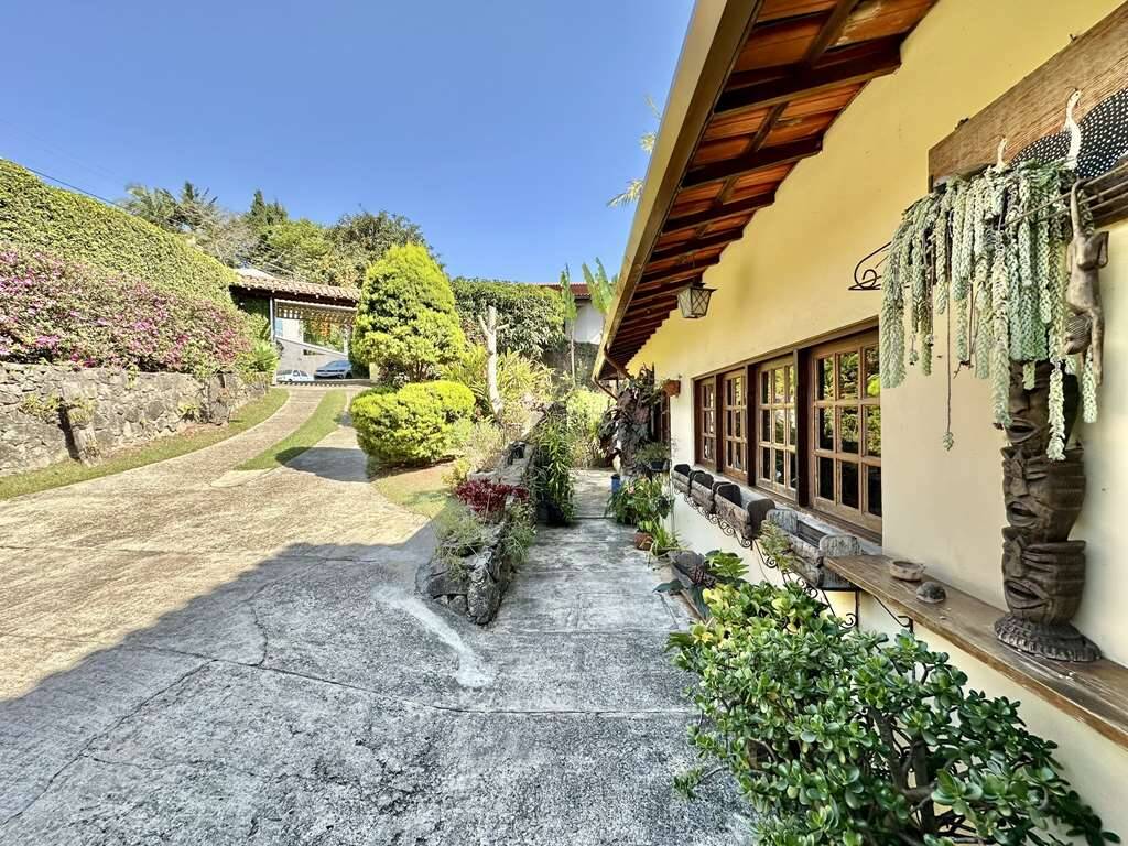 Casa à venda com 5 quartos, 368m² - Foto 37