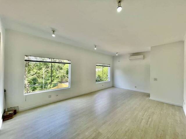 Sala para Venda em Cotia - 4